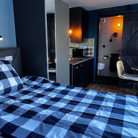 B&B Prive Tiny House Bij Zee Stellendam Bagian luar foto