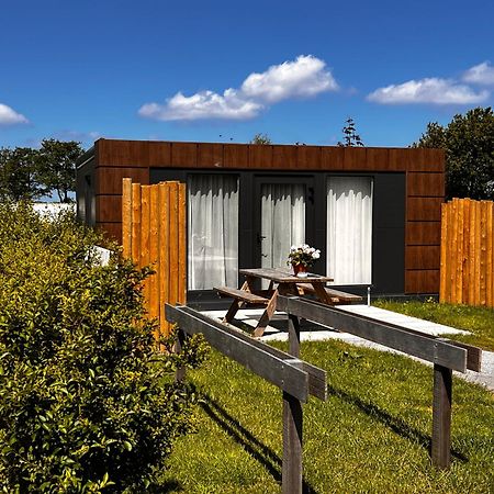 B&B Prive Tiny House Bij Zee Stellendam Bagian luar foto