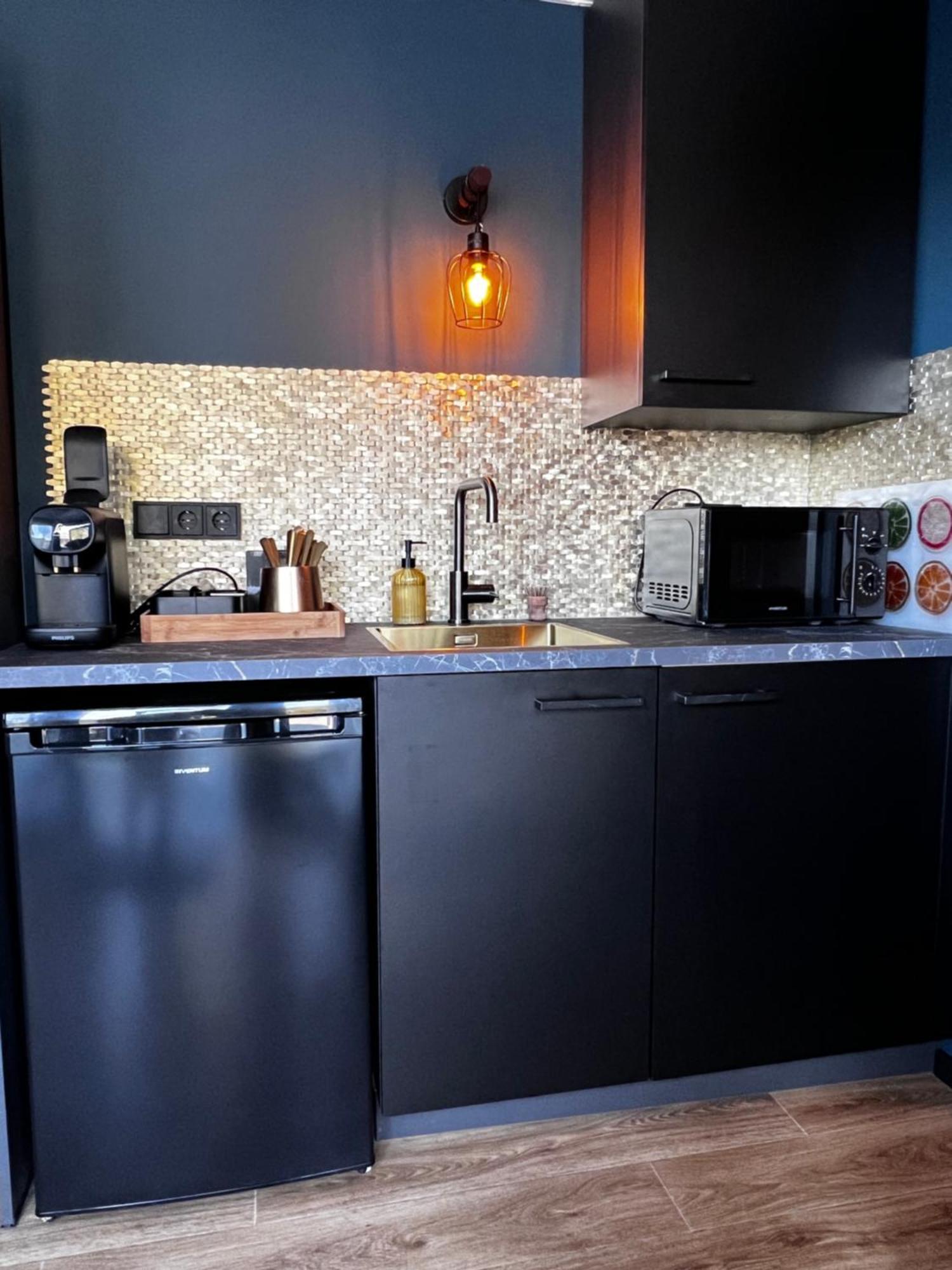 B&B Prive Tiny House Bij Zee Stellendam Bagian luar foto