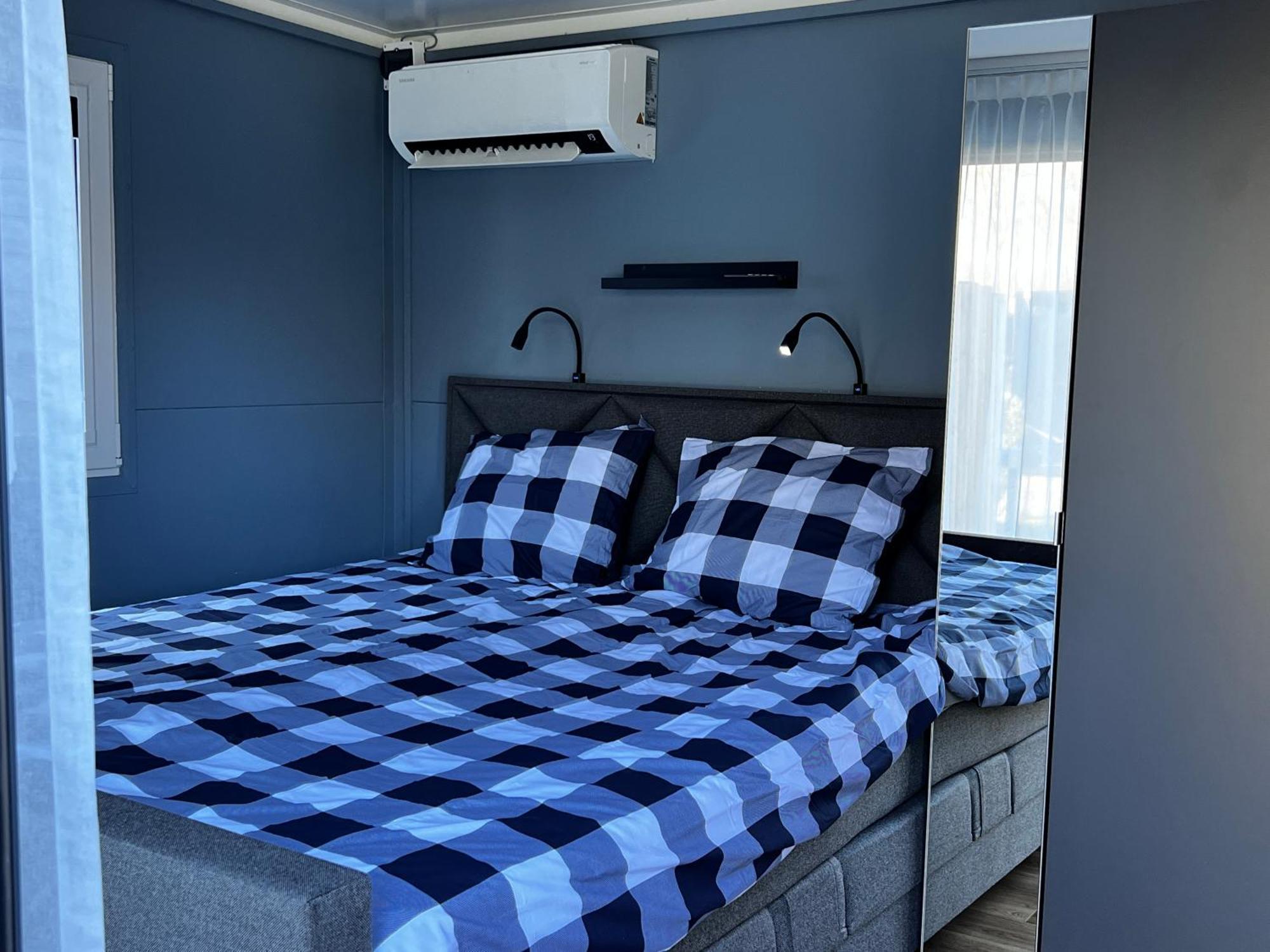 B&B Prive Tiny House Bij Zee Stellendam Bagian luar foto