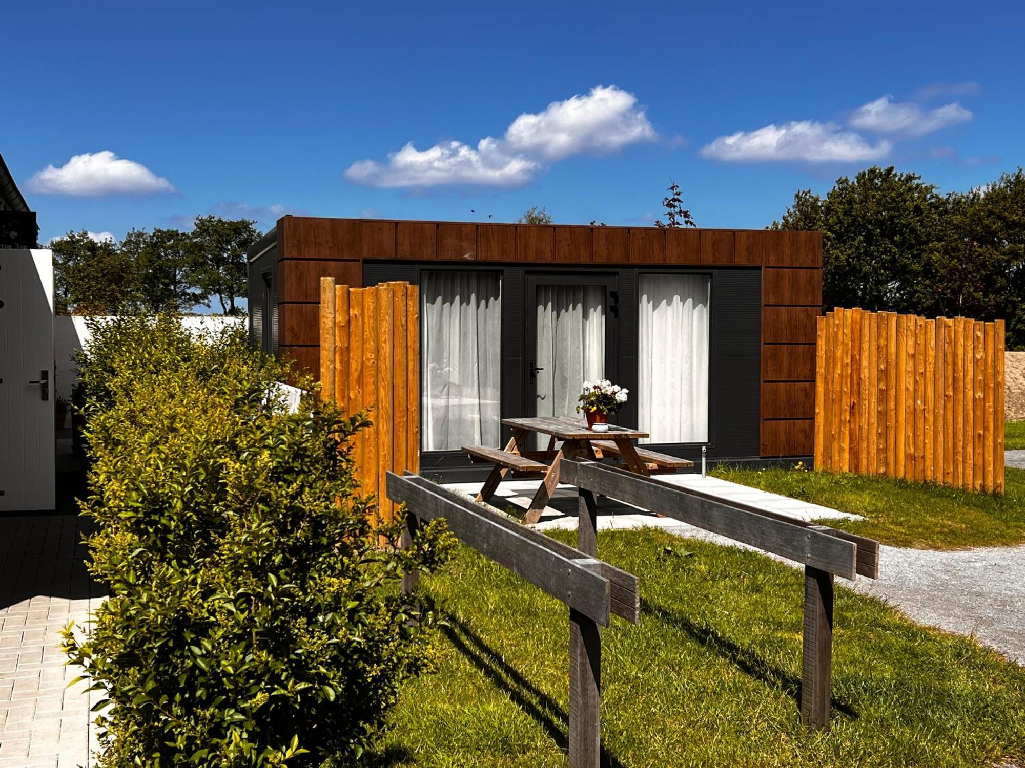 B&B Prive Tiny House Bij Zee Stellendam Bagian luar foto
