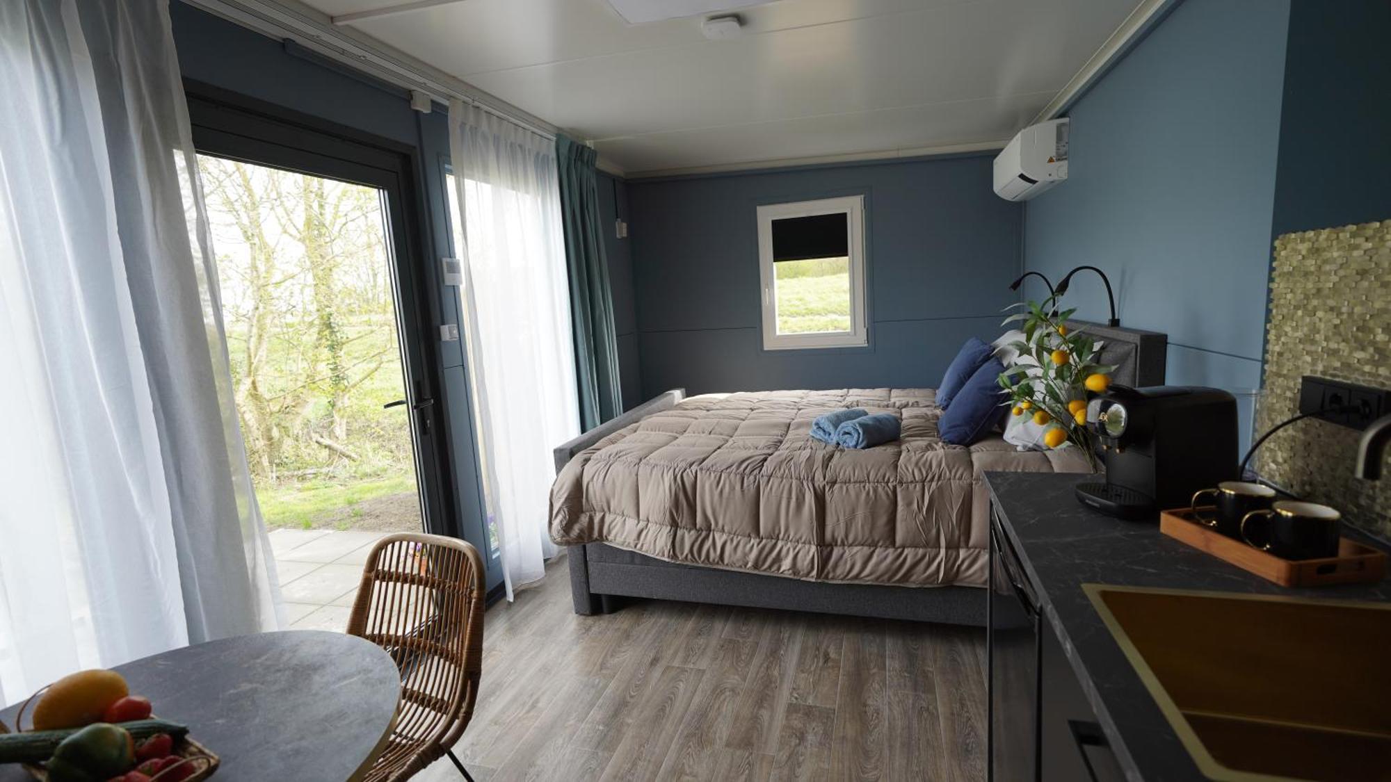 B&B Prive Tiny House Bij Zee Stellendam Bagian luar foto