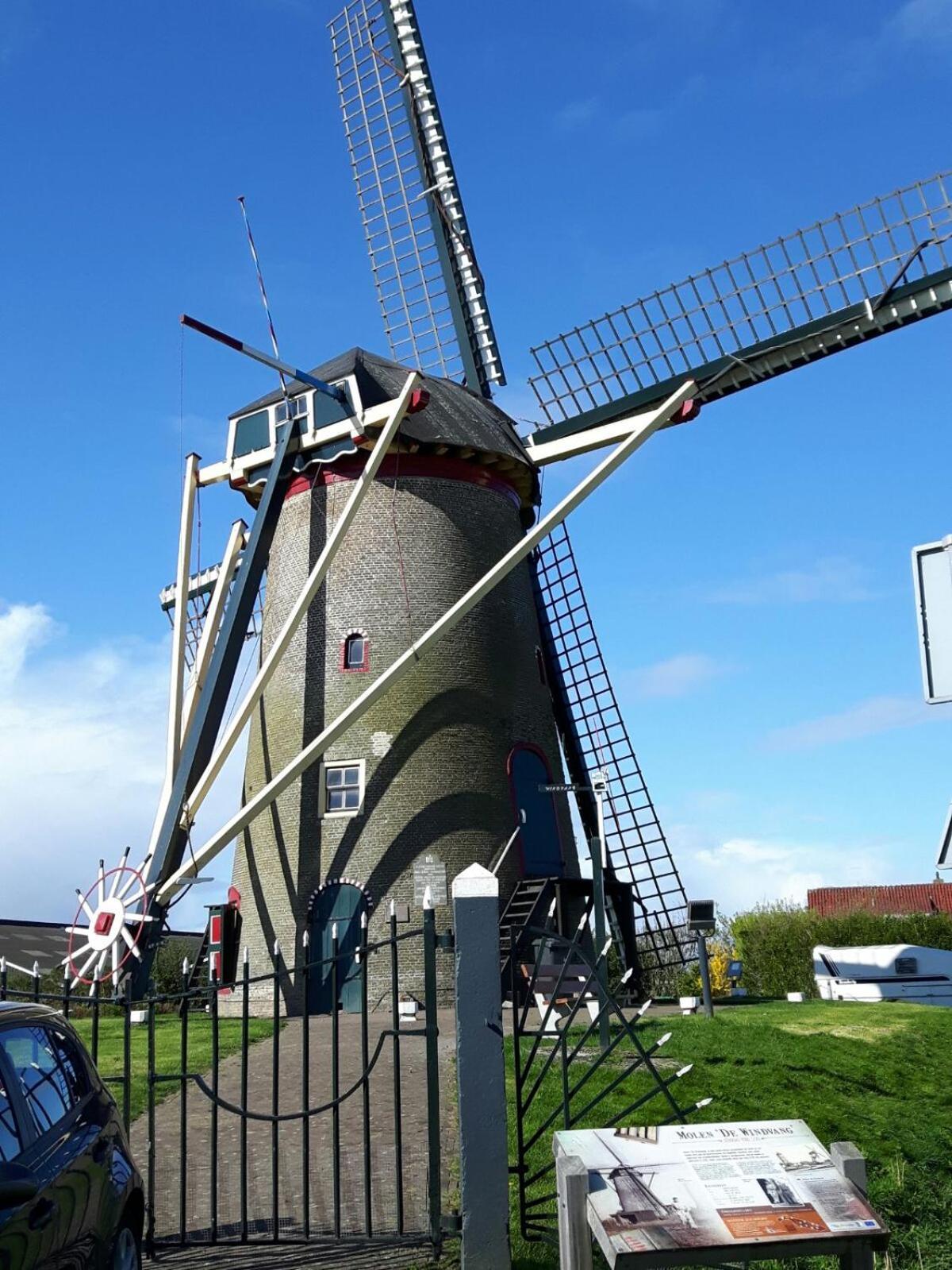 B&B Prive Tiny House Bij Zee Stellendam Bagian luar foto